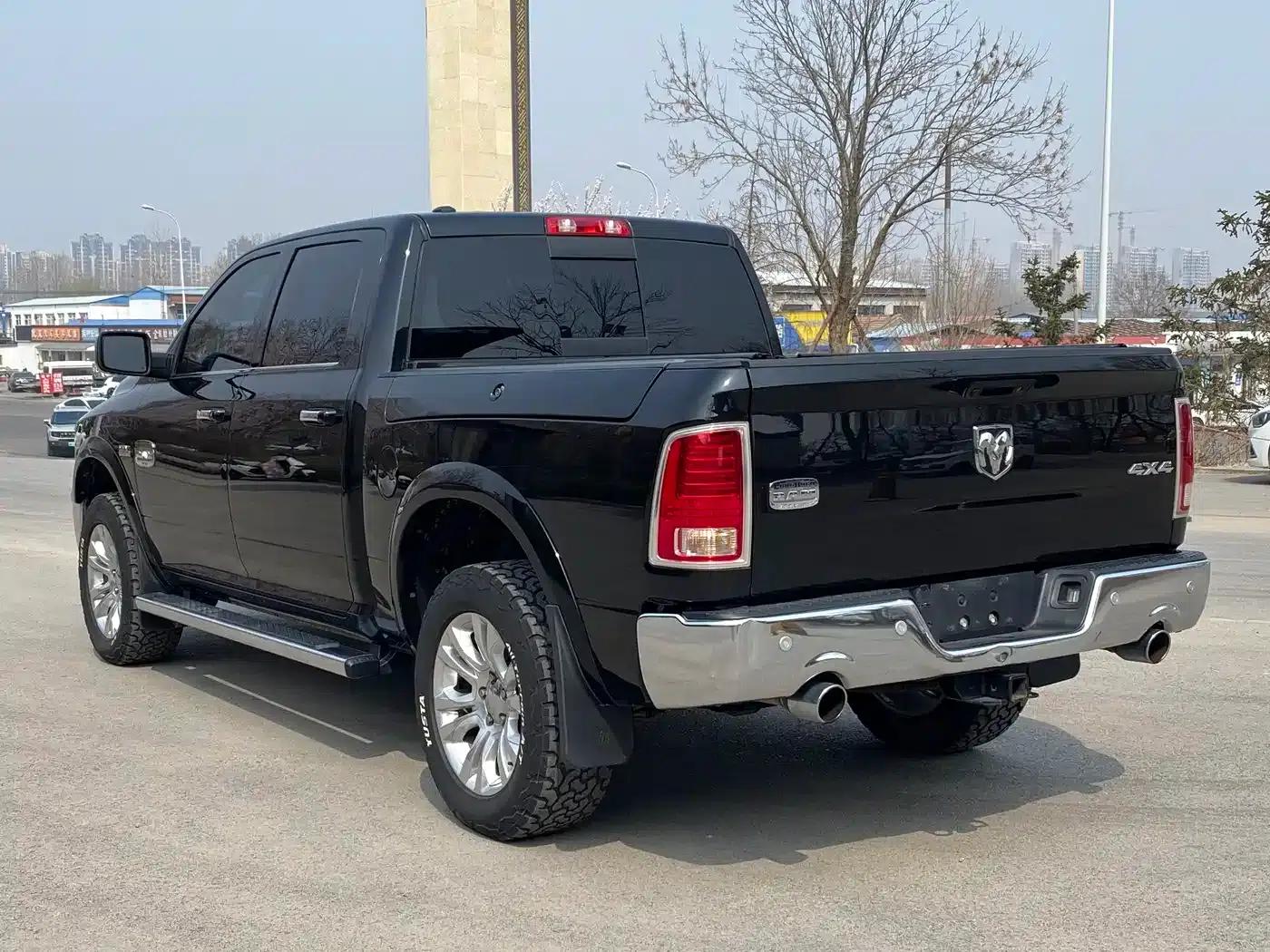RAM Trucks 2017 5.7L Automatic — миниатюра 6