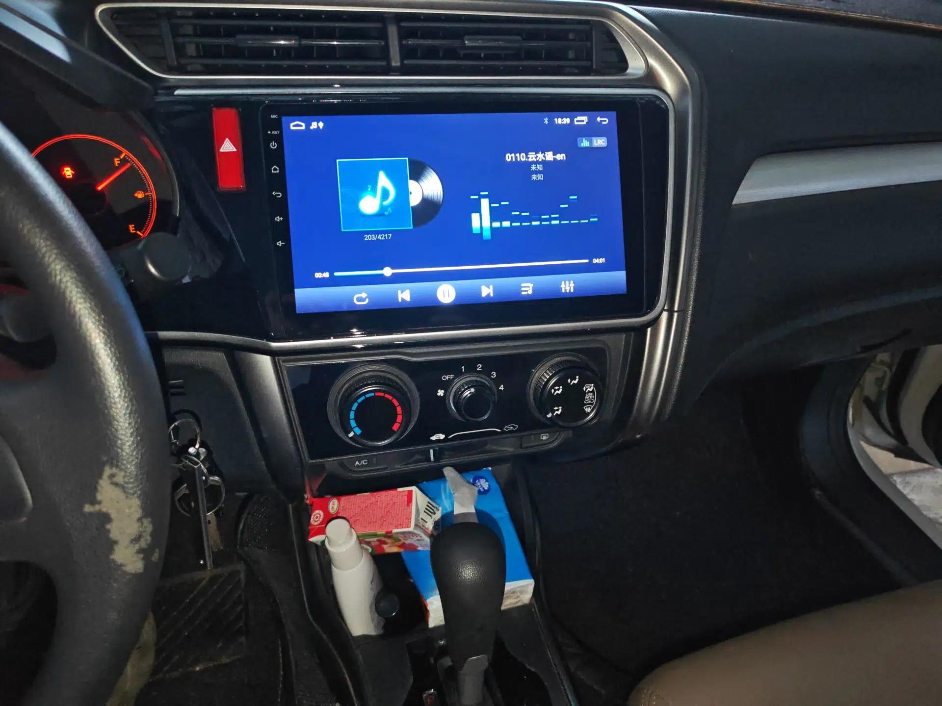 Honda Greiz 2016 1.5L CVT Classic Edition — миниатюра 14