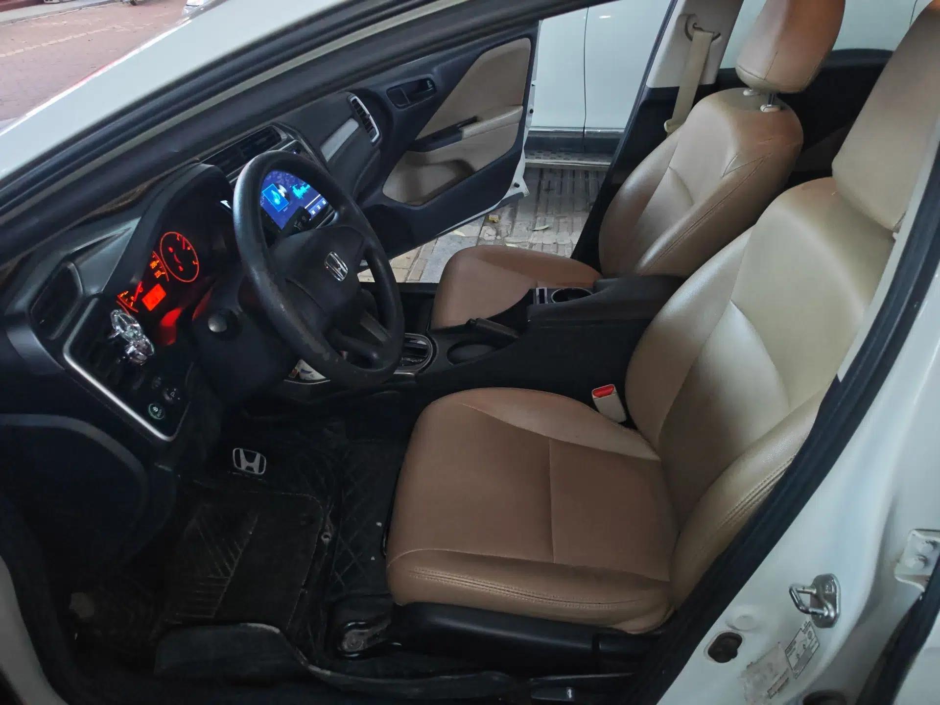 Honda Greiz 2016 1.5L CVT Classic Edition — миниатюра 16
