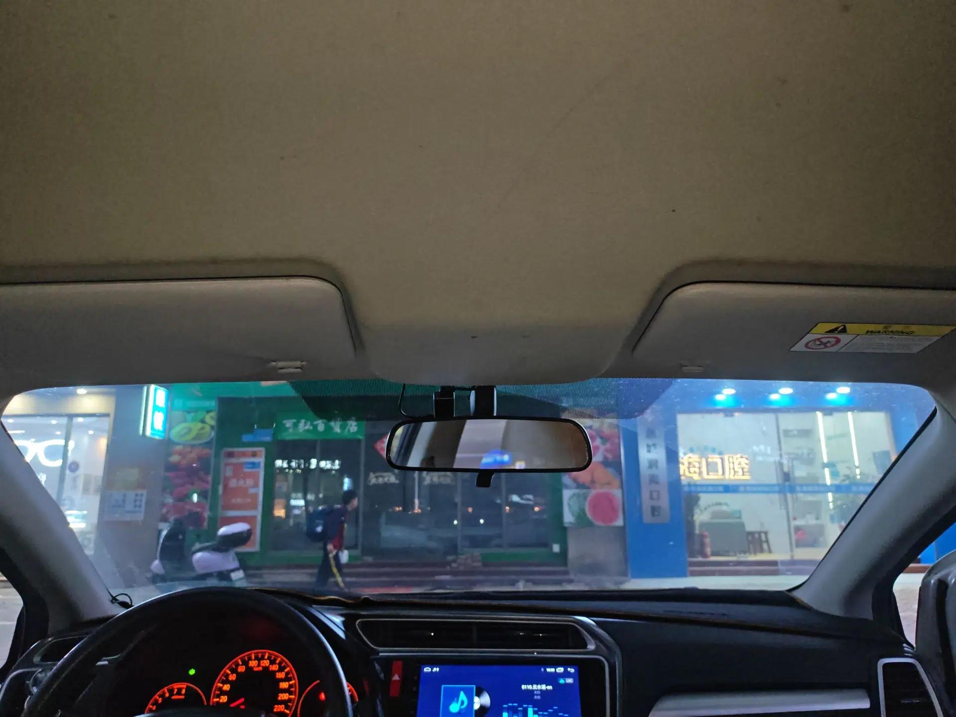 Honda Greiz 2016 1.5L CVT Classic Edition — миниатюра 19