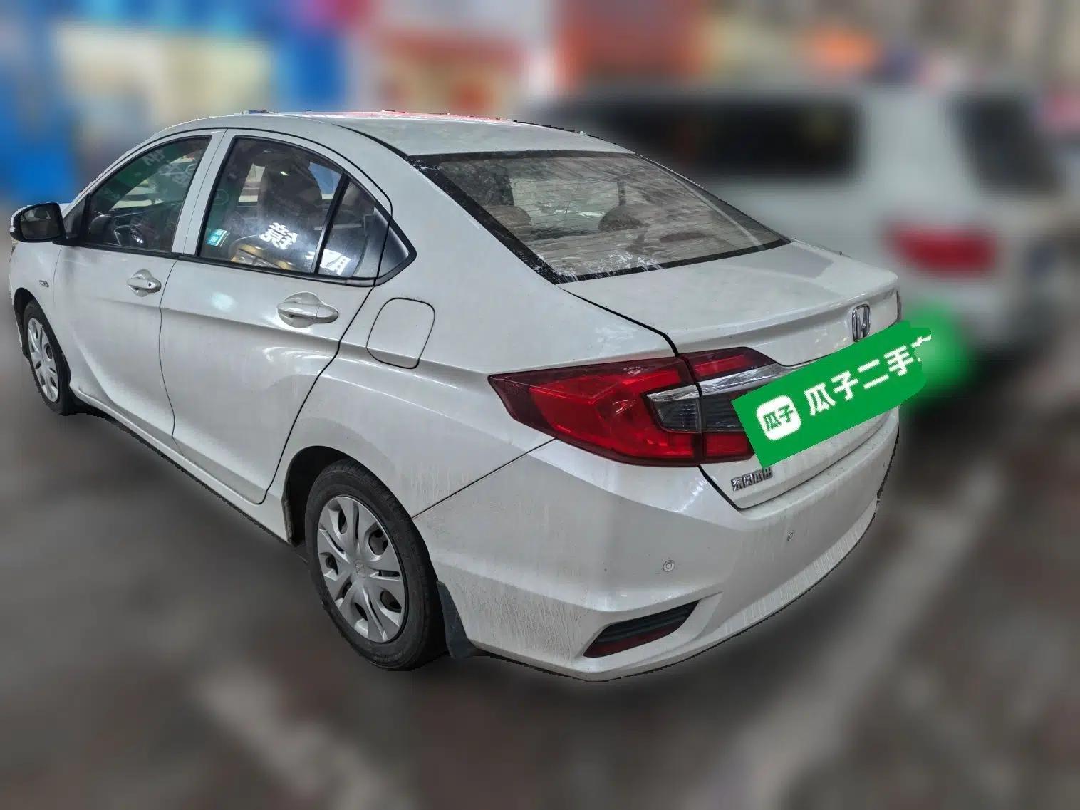 Honda Greiz 2016 1.5L CVT Classic Edition — миниатюра 4