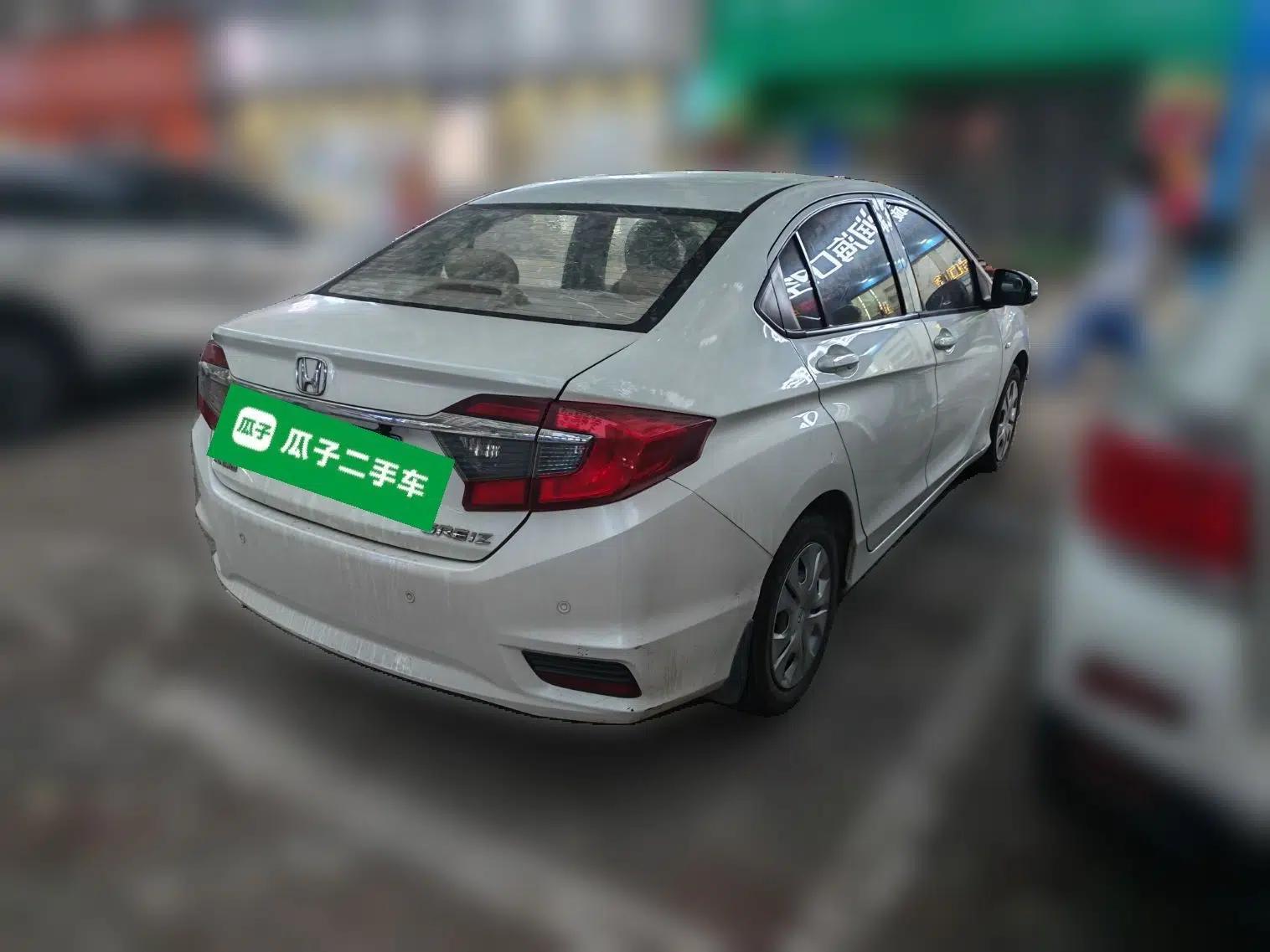 Honda Greiz 2016 1.5L CVT Classic Edition — миниатюра 6