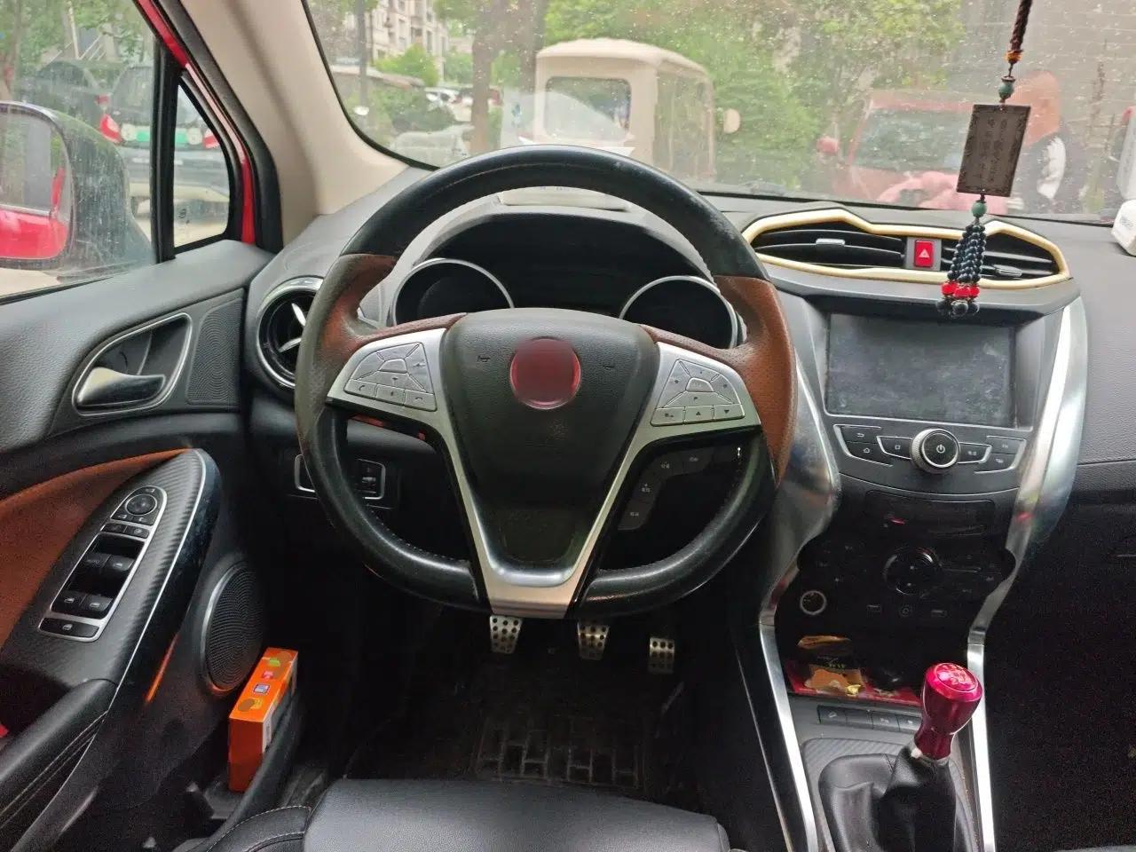 BYD Yuan 2016 1.5L Manual Luxury Model — миниатюра 11