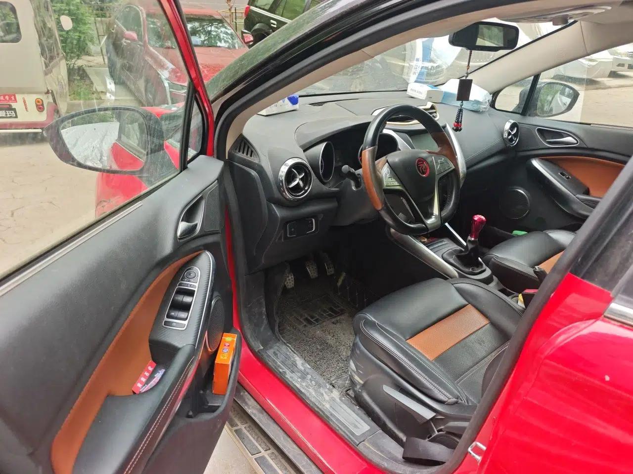 BYD Yuan 2016 1.5L Manual Luxury Model — миниатюра 17