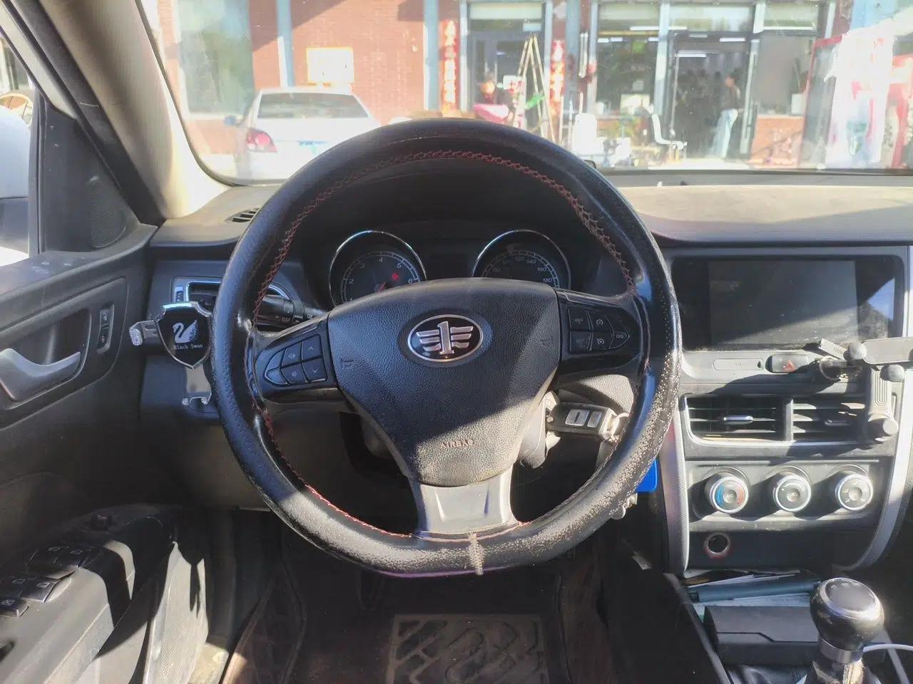 Bestune B30 2017 1.6L Manual Luxury Edition — миниатюра 11