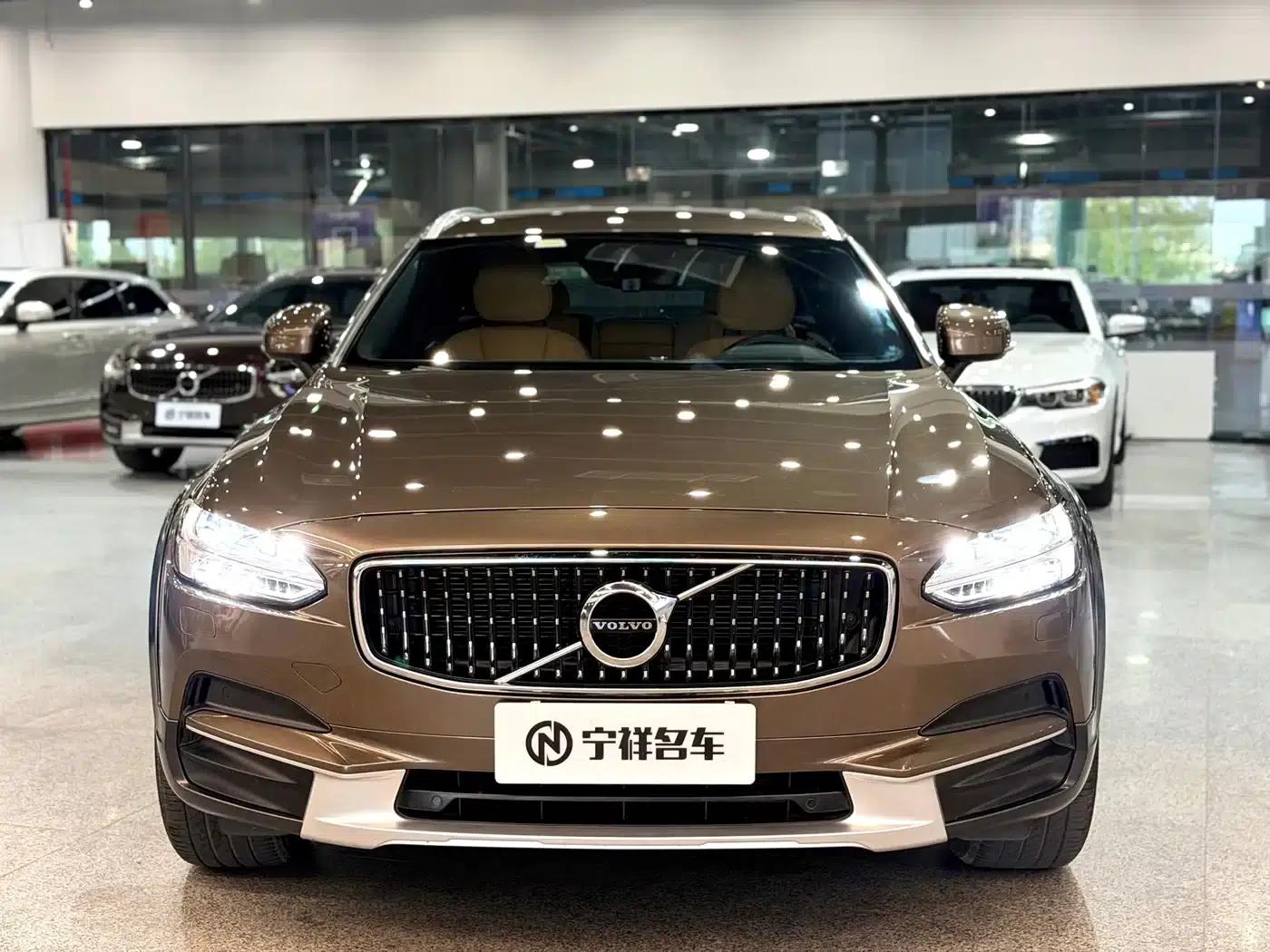 2017 Volvo V90 Cross Country T5 AWD Smart Edition — миниатюра 2