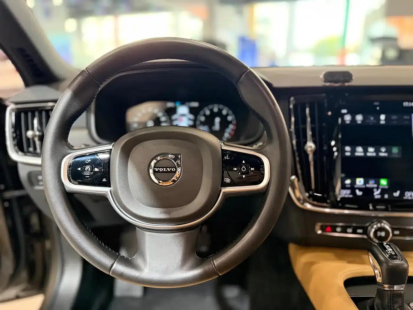 2017 Volvo V90 Cross Country T5 AWD Smart Edition — миниатюра 24