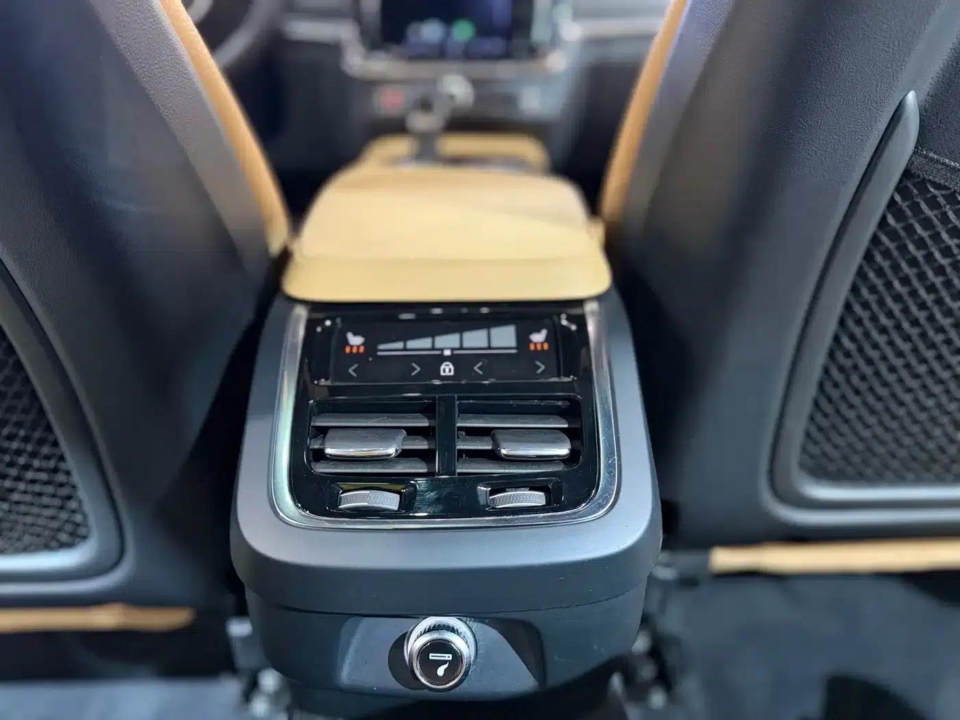 2017 Volvo V90 Cross Country T5 AWD Smart Edition — миниатюра 25
