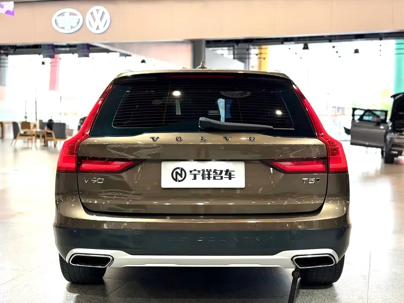 2017 Volvo V90 Cross Country T5 AWD Smart Edition — миниатюра 6