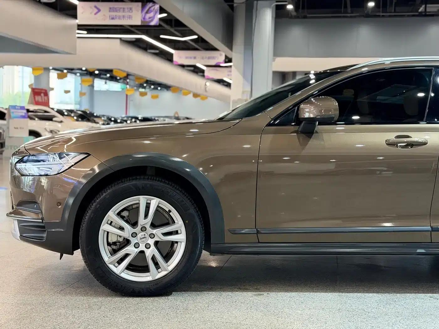 2017 Volvo V90 Cross Country T5 AWD Smart Edition — миниатюра 10