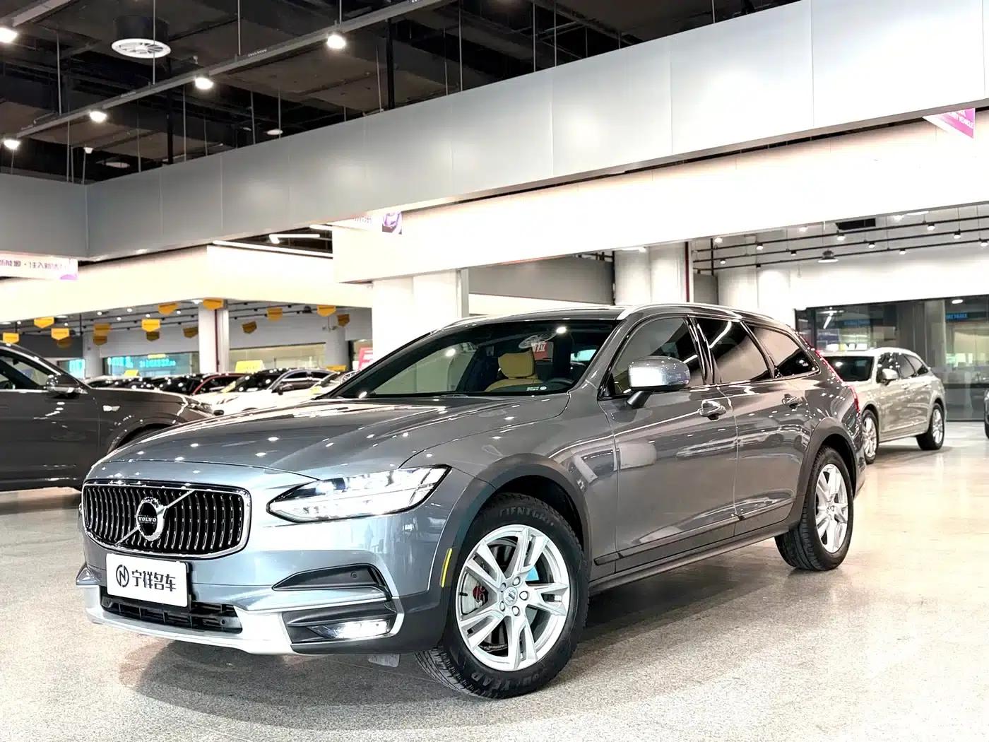 2019 Volvo V90 Cross Country T5 AWD Smart Edition (China VI Emission Standard) — миниатюра 1