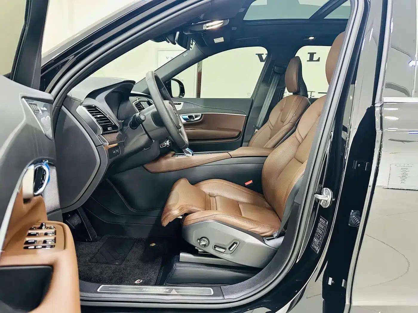 2024 Volvo XC90 Plug-in Hybrid T8 Inscription Luxury Edition (7-seater) — миниатюра 12