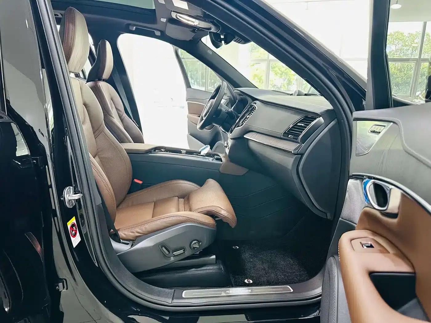 2024 Volvo XC90 Plug-in Hybrid T8 Inscription Luxury Edition (7-seater) — миниатюра 16