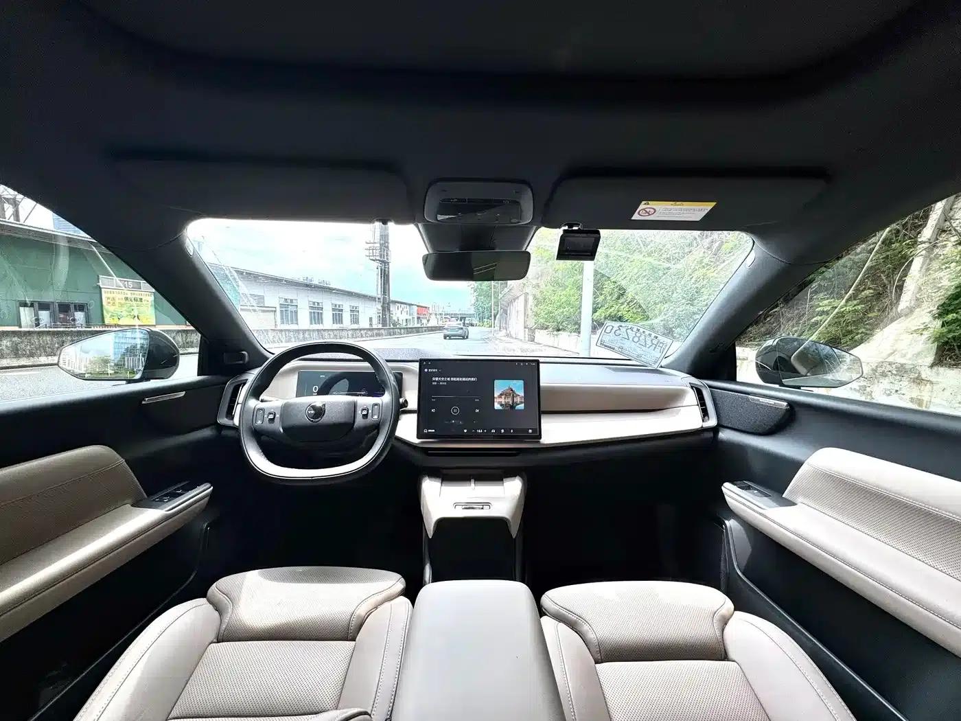 2026 Volvo XC70 Plug-in Hybrid, All-Wheel Drive, Extended Range Plus — миниатюра 5