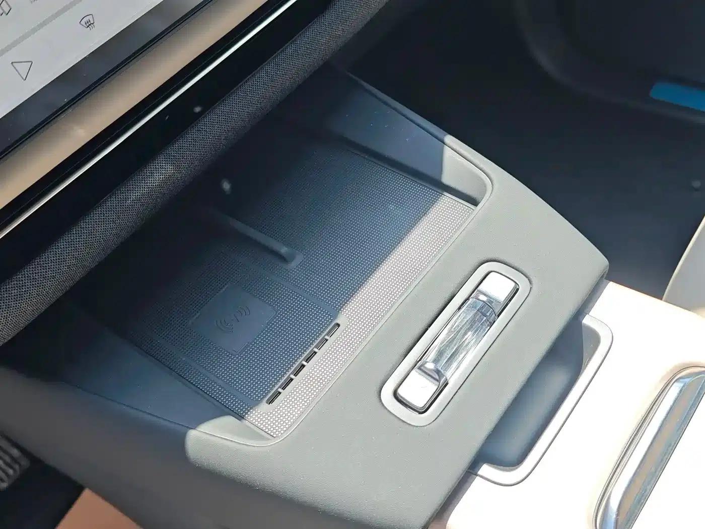 2026 Volvo XC70 Plug-in Hybrid, All-Wheel Drive, Long Range Core — миниатюра 7