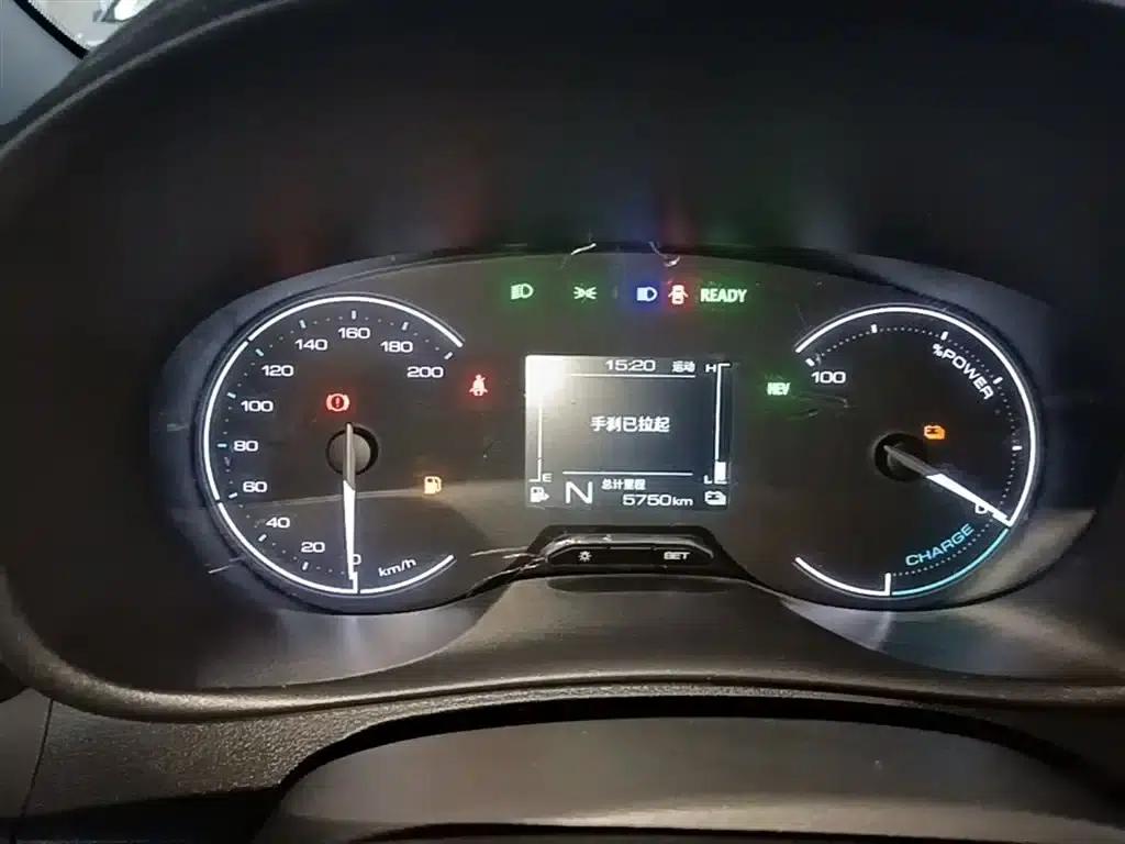 Wuling Hongguang New Energy 2025 Range-Extended Hybrid 50km Comfort Model — миниатюра 12