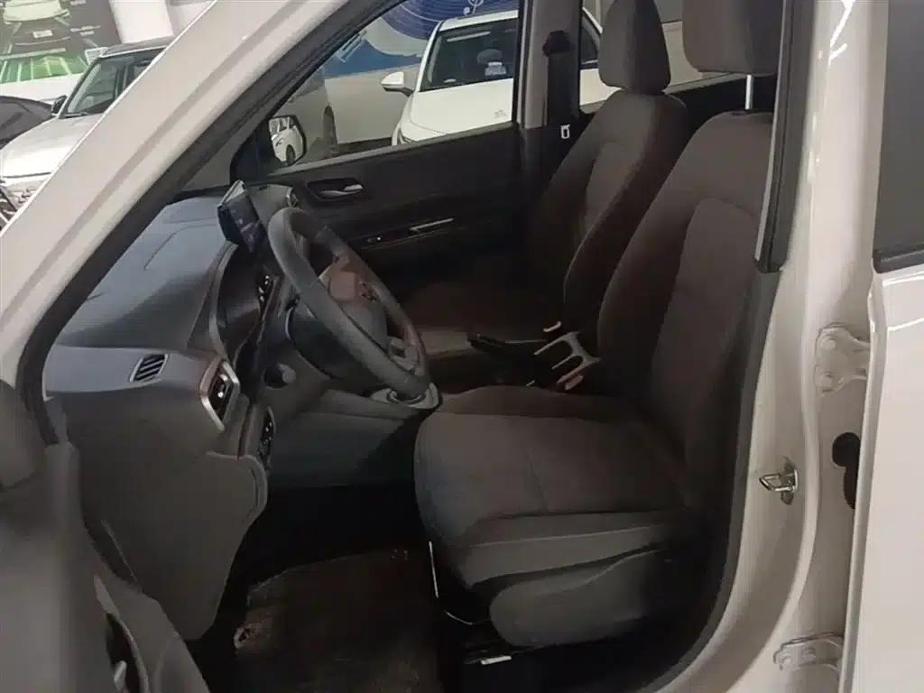 Wuling Hongguang New Energy 2025 Range-Extended Hybrid 50km Comfort Model — миниатюра 15