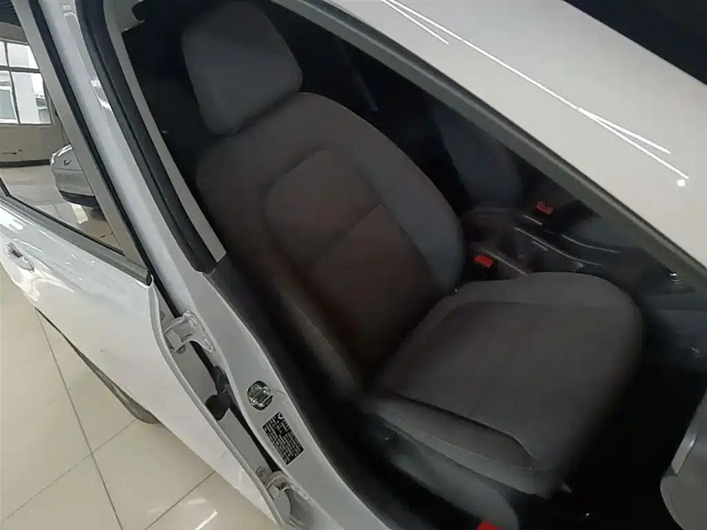 Wuling Hongguang New Energy 2025 Range-Extended Hybrid 50km Comfort Model — миниатюра 25