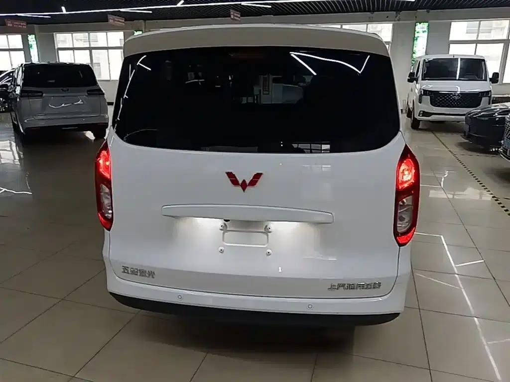 Wuling Hongguang New Energy 2025 Range-Extended Hybrid 50km Comfort Model — миниатюра 6