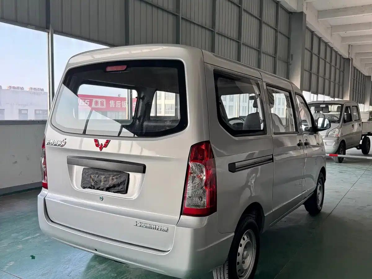 Wuling Rongguang S 2022 1.2L Standard Edition 7-Seater LSI — миниатюра 4