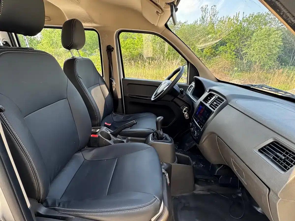 Wuling Rongguang S 2022 1.2L Standard Edition 7-Seater LSI — миниатюра 8