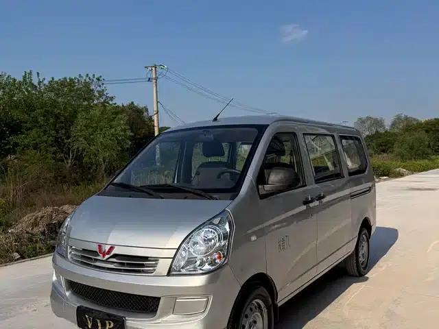 Wuling Rongguang S 2022 1.2L Standard Edition 7-Seater LSI