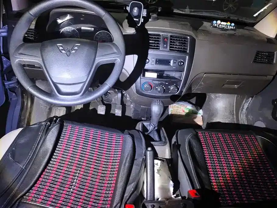 Wuling Rongguang S 2023 1.5L Basic Model 5/7 Seats — миниатюра 12