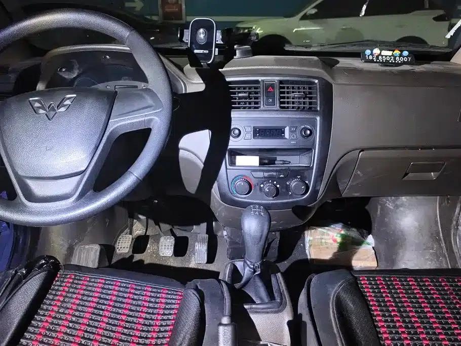 Wuling Rongguang S 2023 1.5L Basic Model 5/7 Seats — миниатюра 13