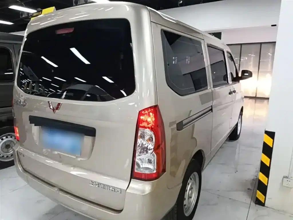 Wuling Rongguang S 2023 1.5L Basic Model 5/7 Seats — миниатюра 7