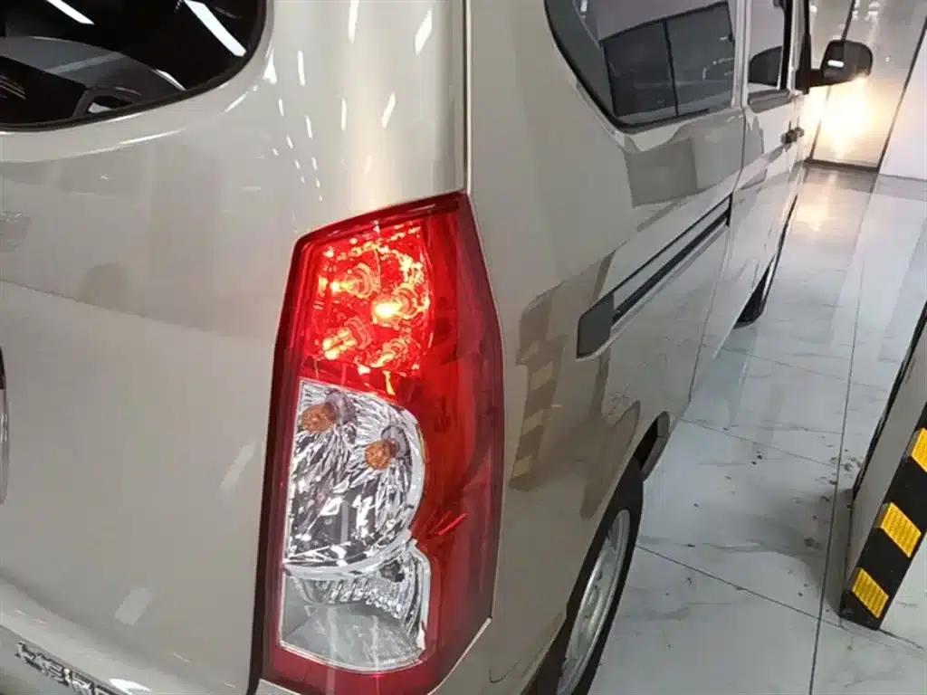 Wuling Rongguang S 2023 1.5L Basic Model 5/7 Seats — миниатюра 8