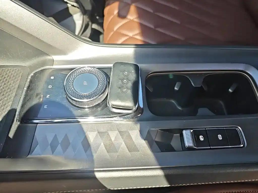 Wuling Xingyun 2023 2.0L DHT Standard Edition — миниатюра 9