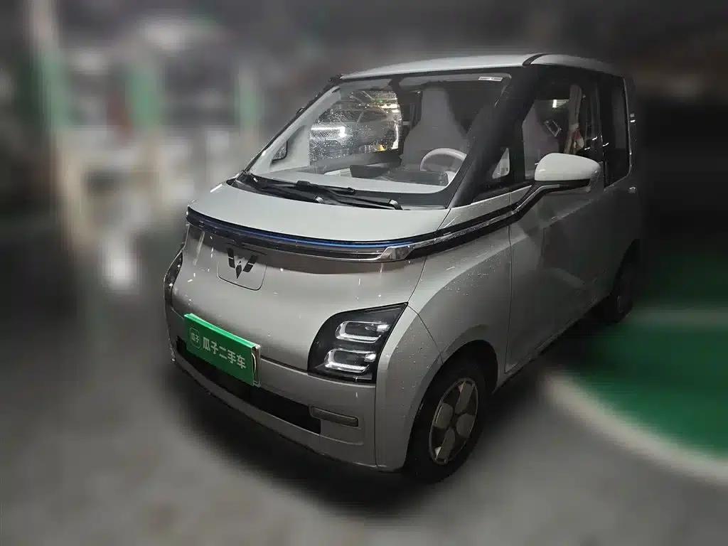 Wuling Air ev Clear Sky 2023 Model, Four-Seat - Advanced Edition — миниатюра 1