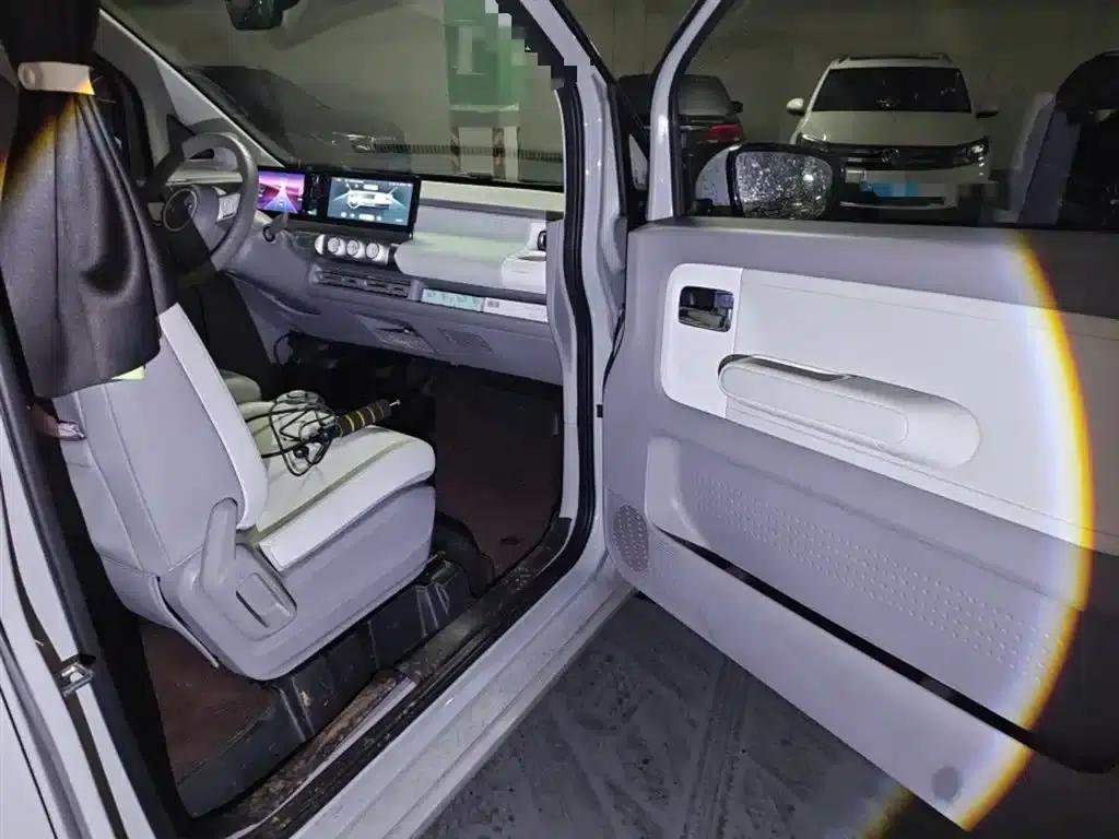 Wuling Air ev Clear Sky 2023 Model, Four-Seat - Advanced Edition — миниатюра 20