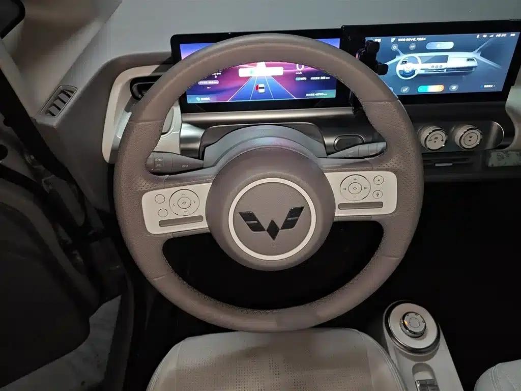 Wuling Air ev Clear Sky 2023 Model, Four-Seat - Advanced Edition — миниатюра 3