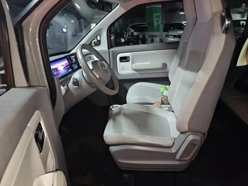 Wuling Air ev Clear Sky 2023 Model, Four-Seat - Advanced Edition — миниатюра 8