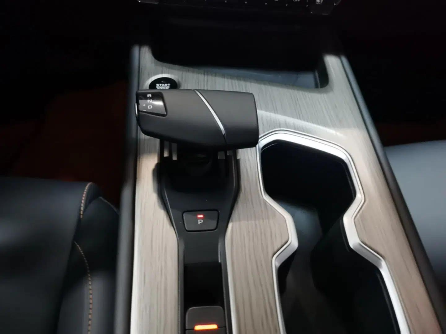 CHANGAN X7 PLUS 2024 1.5T Automatic Prestige 7-Seater — миниатюра 16