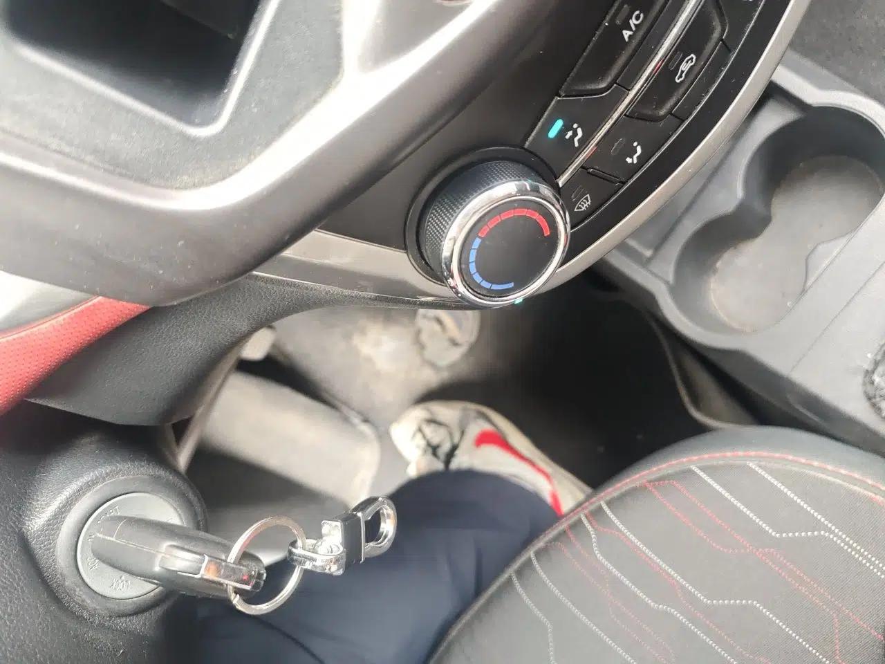 CHANGAN Benni 2015 1.4L Manual Luxury Model China IV Standard — миниатюра 9