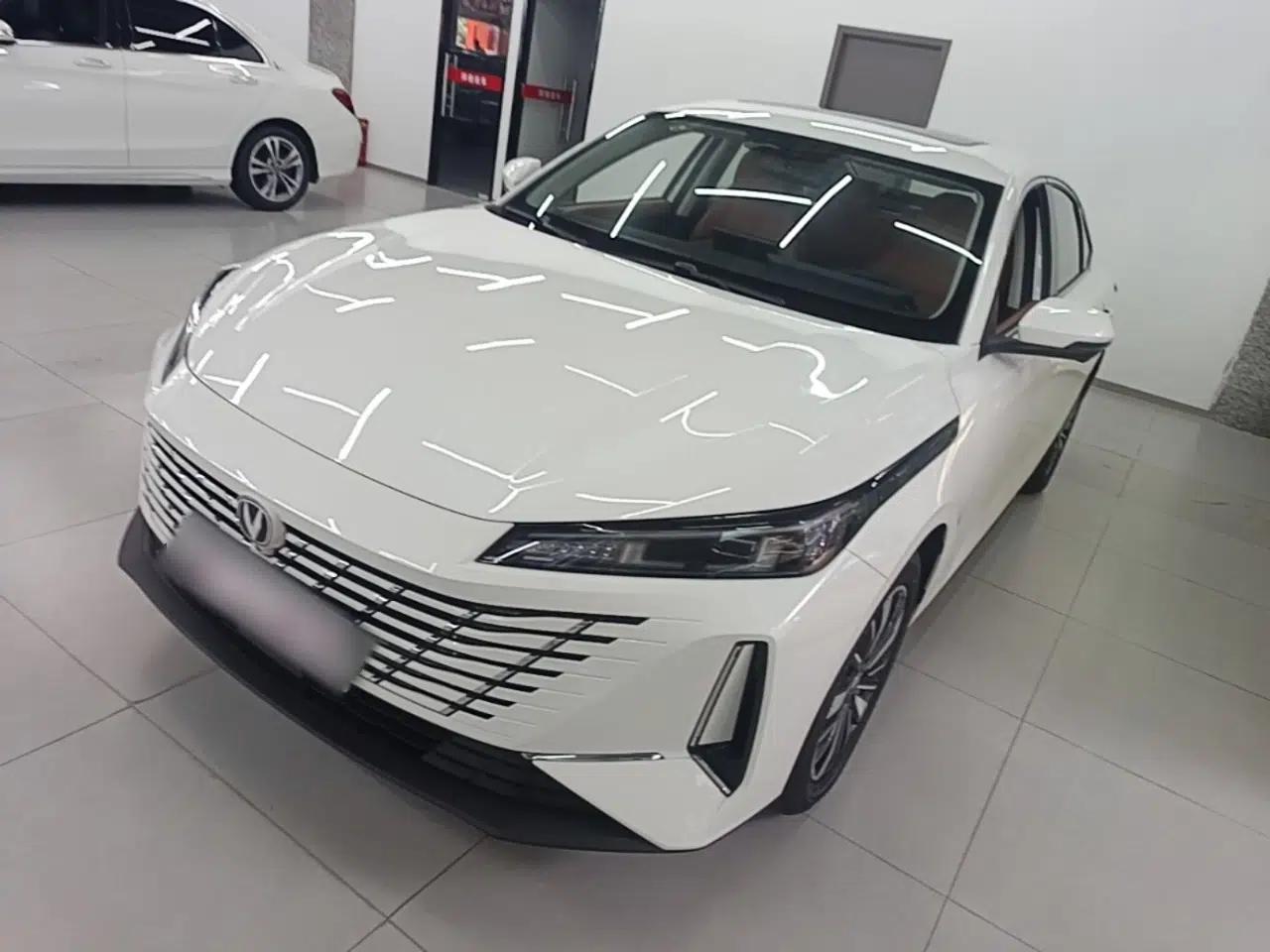CHANGAN Eado PHEV 2025 Smart New Blue Whale 145KM Battleship Edition — миниатюра 1