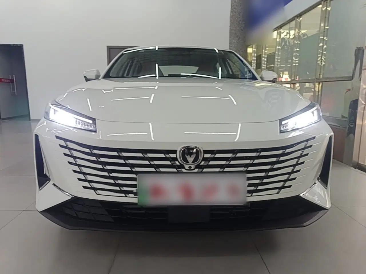 CHANGAN Eado PHEV 2025 Smart New Blue Whale 145KM Battleship Edition — миниатюра 2