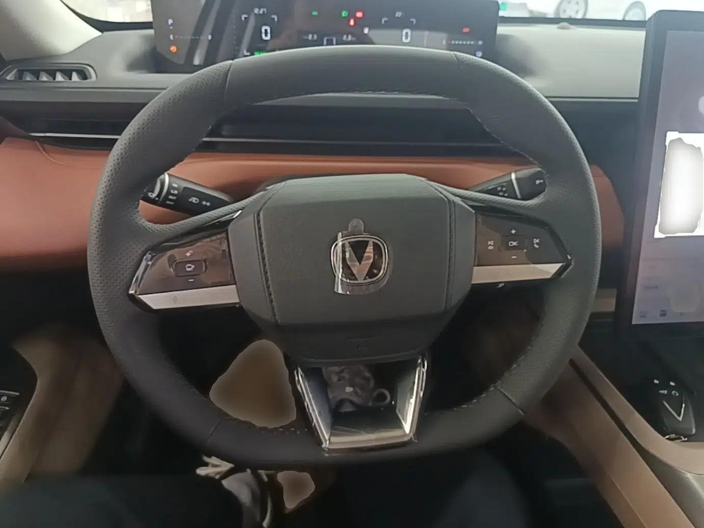 CHANGAN Eado PHEV 2025 Smart New Blue Whale 145KM Battleship Edition — миниатюра 14
