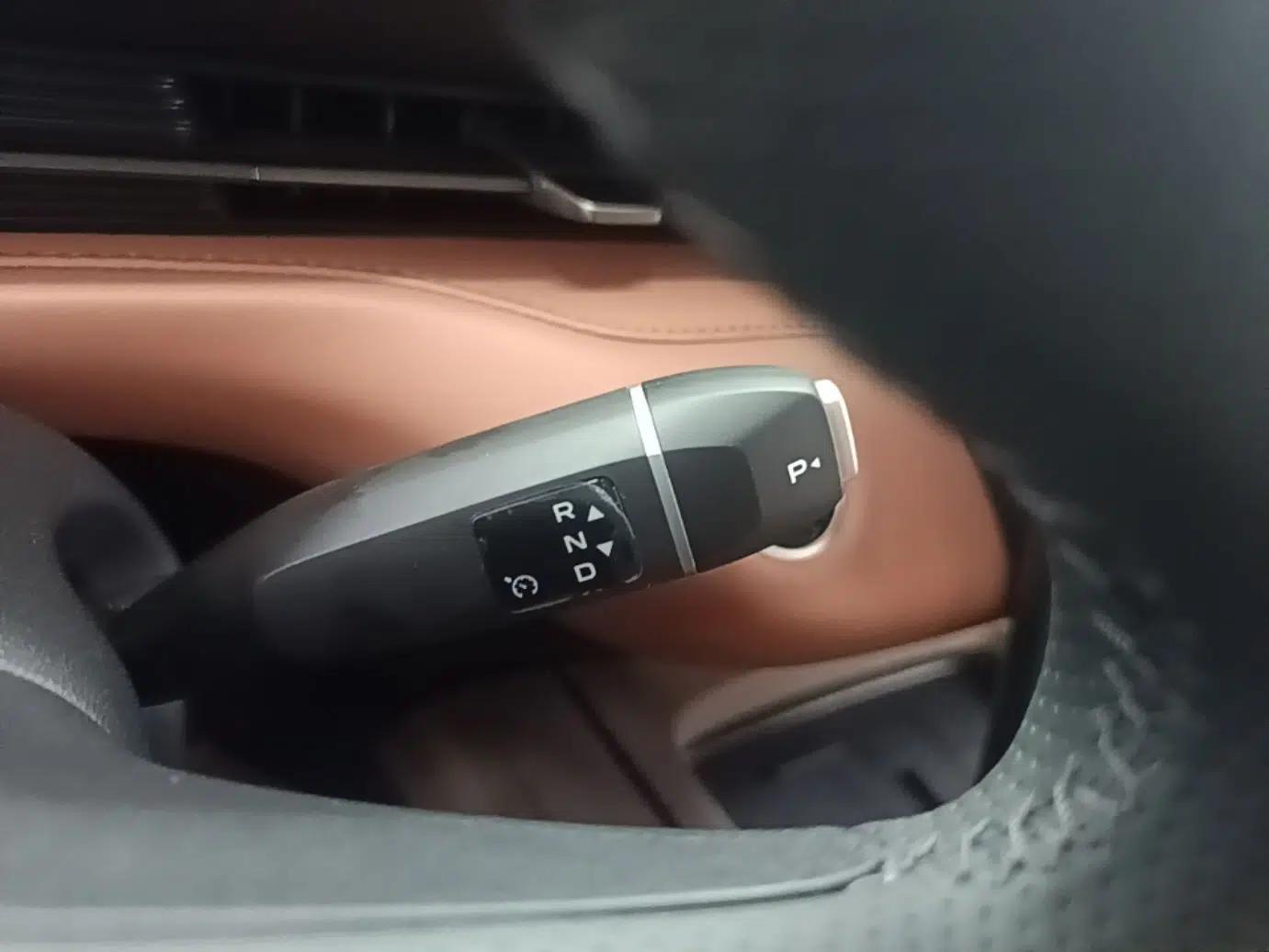 CHANGAN Eado PHEV 2025 Smart New Blue Whale 145KM Battleship Edition — миниатюра 17