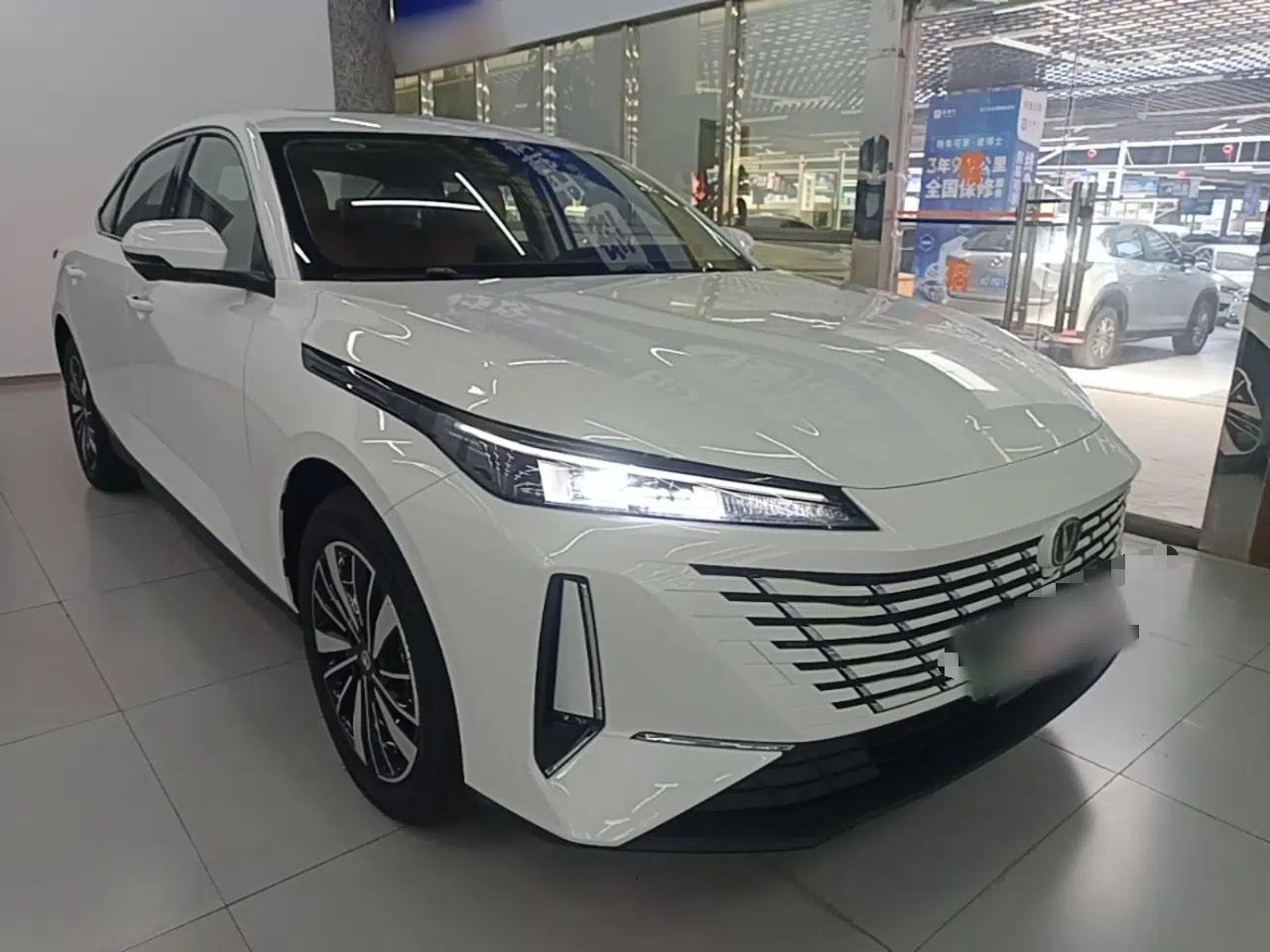 CHANGAN Eado PHEV 2025 Smart New Blue Whale 145KM Battleship Edition — миниатюра 3