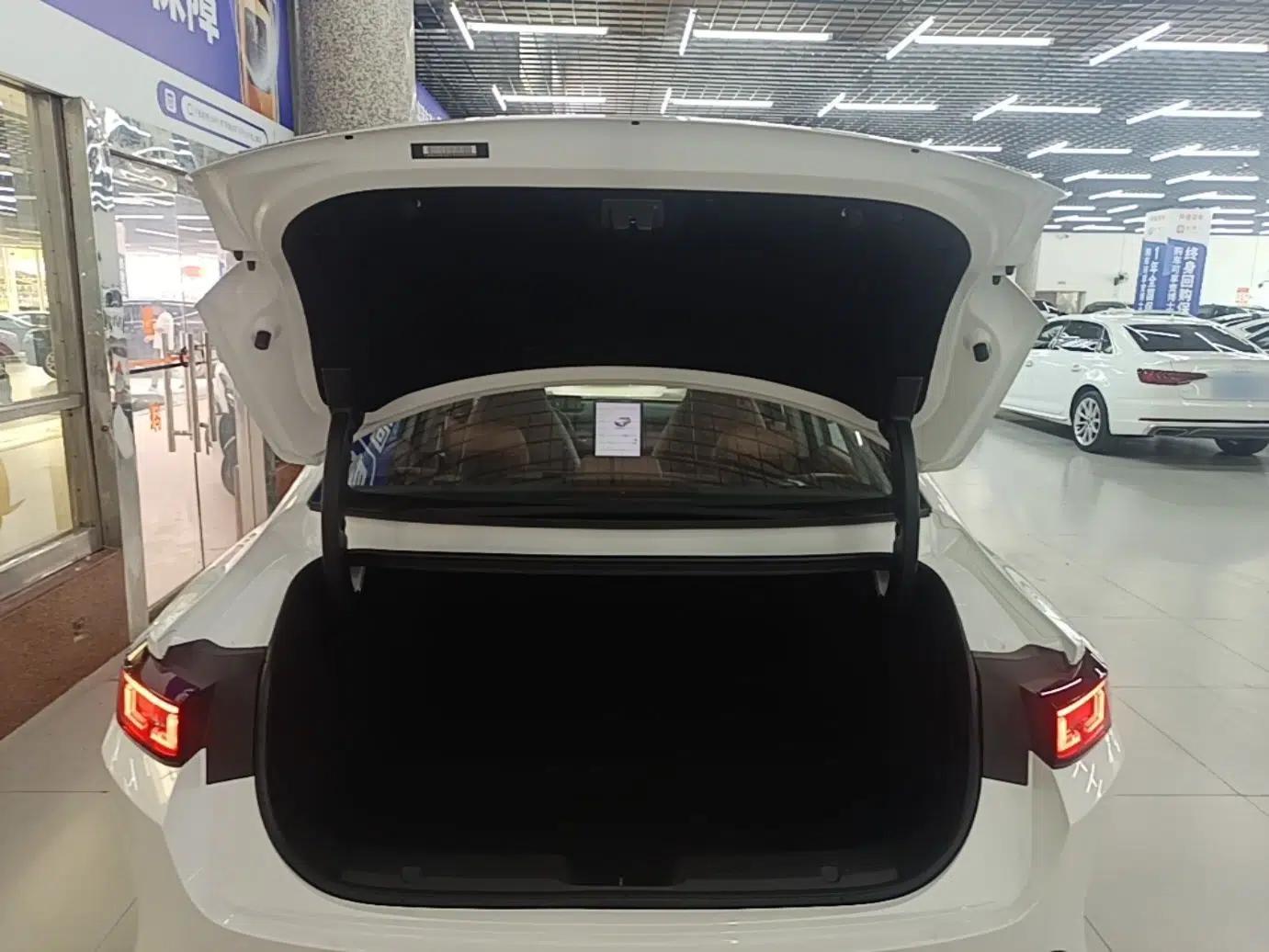 CHANGAN Eado PHEV 2025 Smart New Blue Whale 145KM Battleship Edition — миниатюра 22
