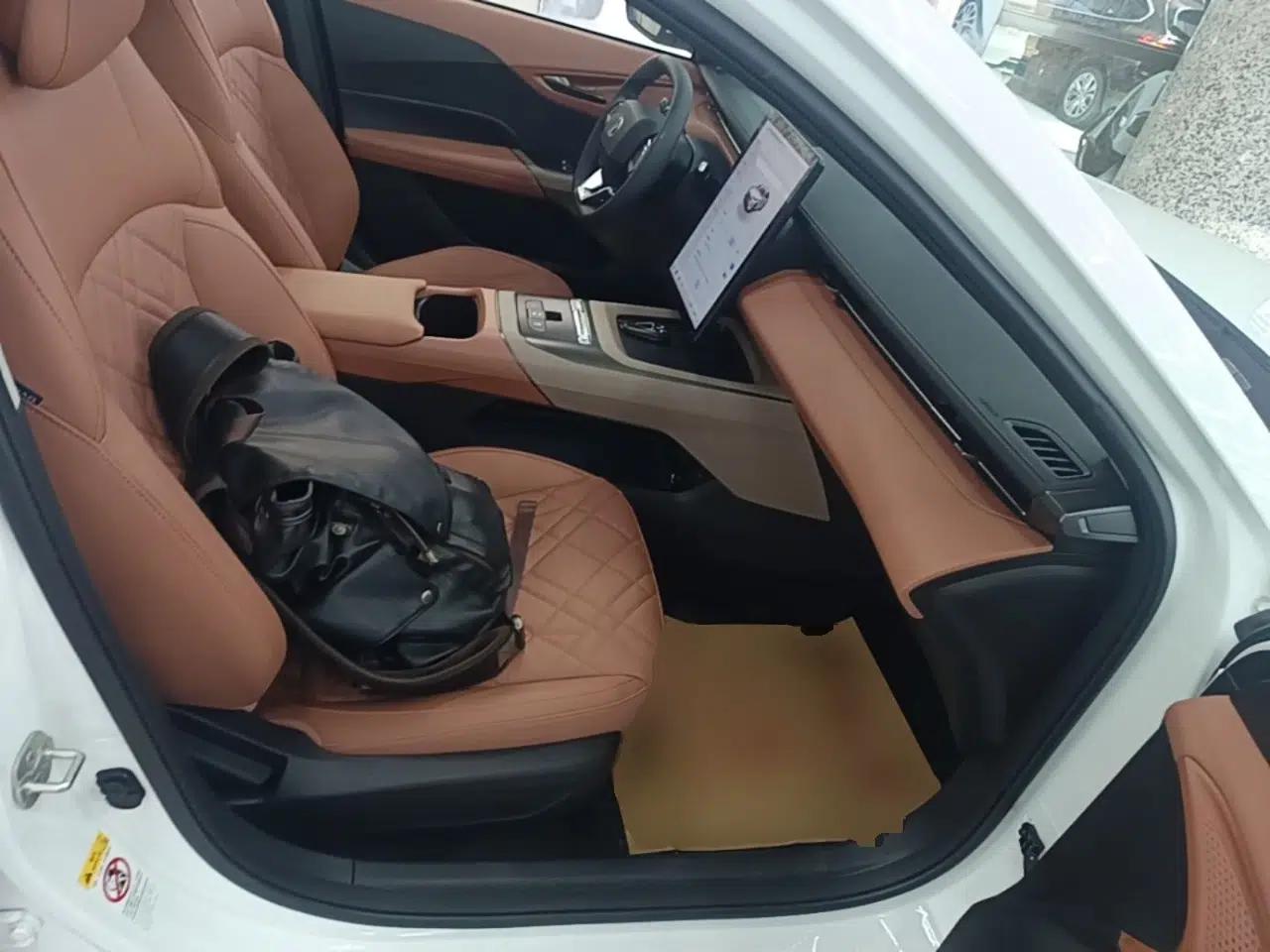 CHANGAN Eado PHEV 2025 Smart New Blue Whale 145KM Battleship Edition — миниатюра 23