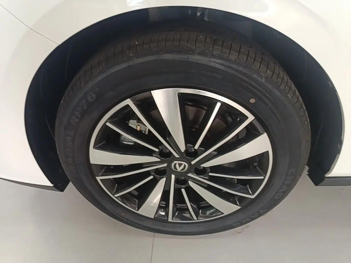 CHANGAN Eado PHEV 2025 Smart New Blue Whale 145KM Battleship Edition — миниатюра 8