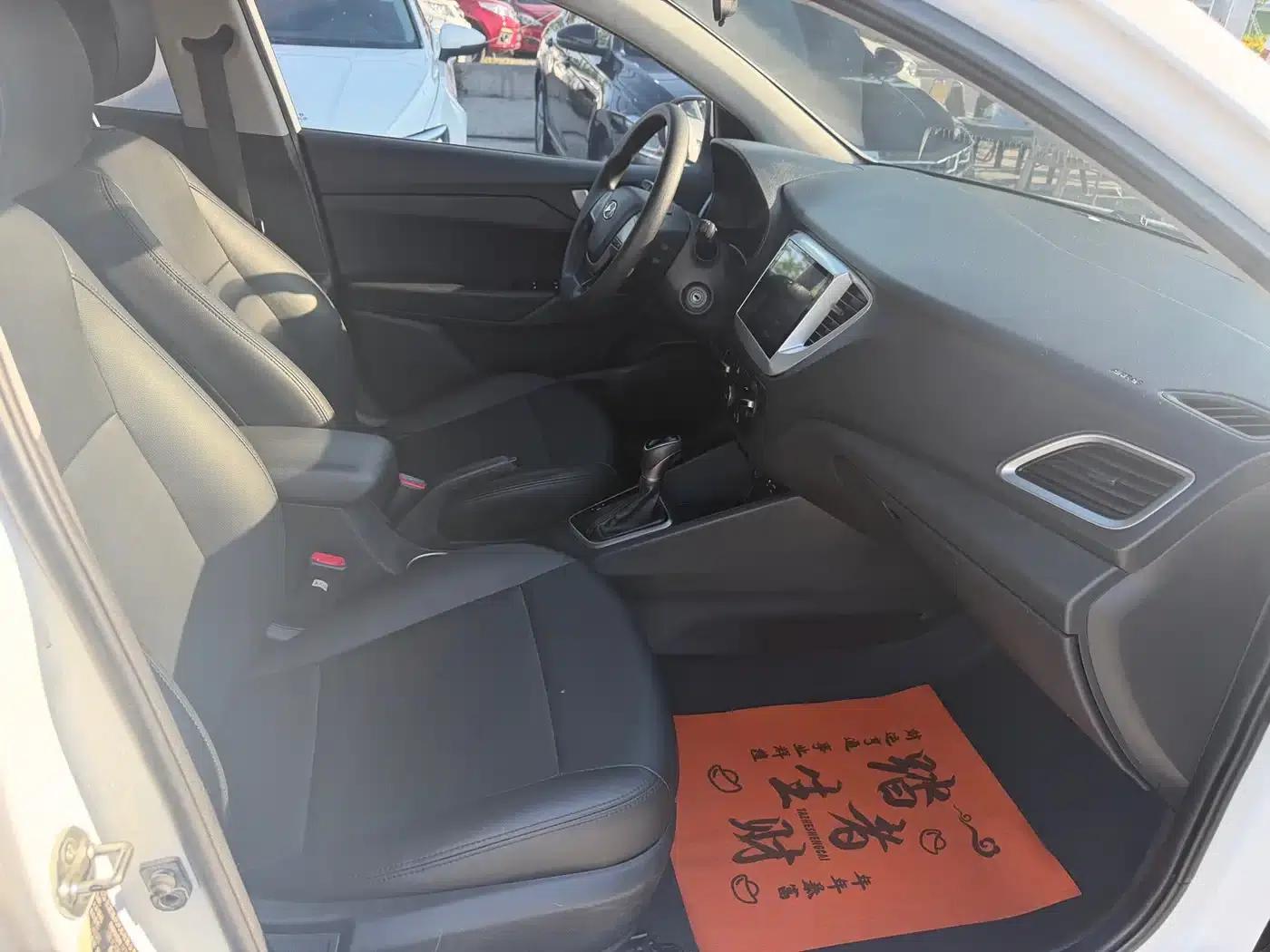 2016 Hyundai Verna 1.4L Automatic GLS (Cool Edition) — миниатюра 12