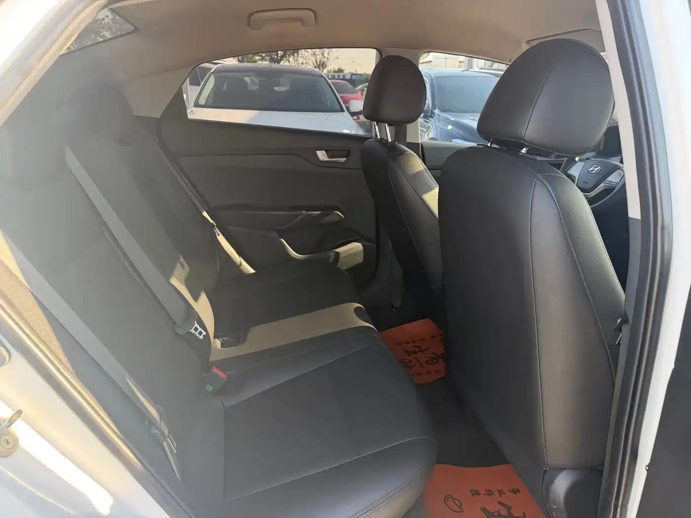 2016 Hyundai Verna 1.4L Automatic GLS (Cool Edition) — миниатюра 15