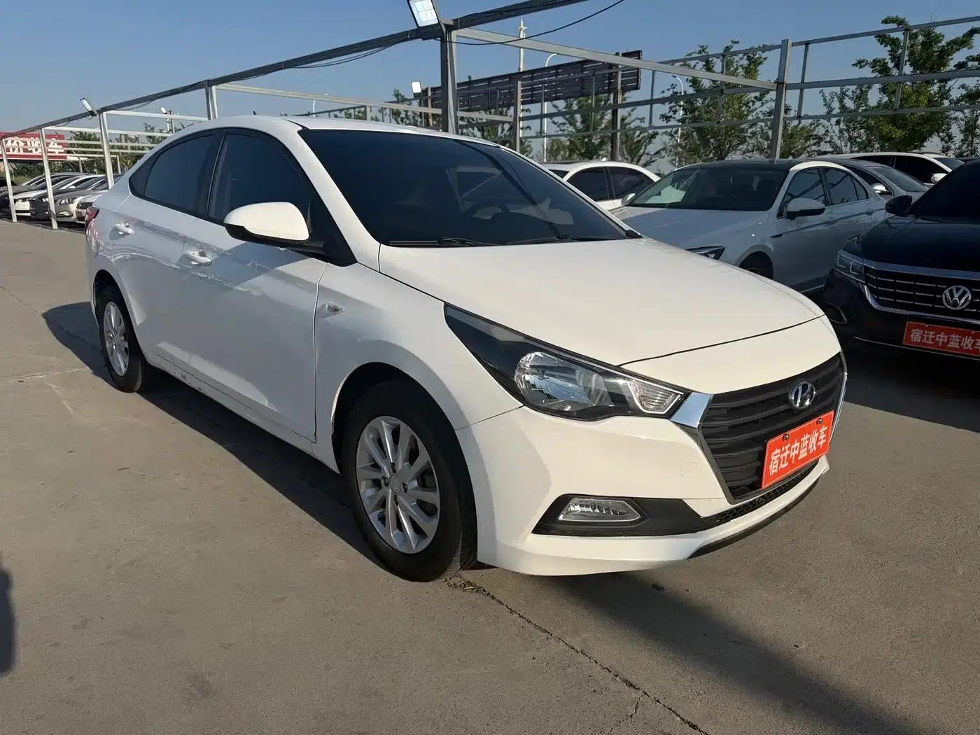 2016 Hyundai Verna 1.4L Automatic GLS (Cool Edition) — миниатюра 3