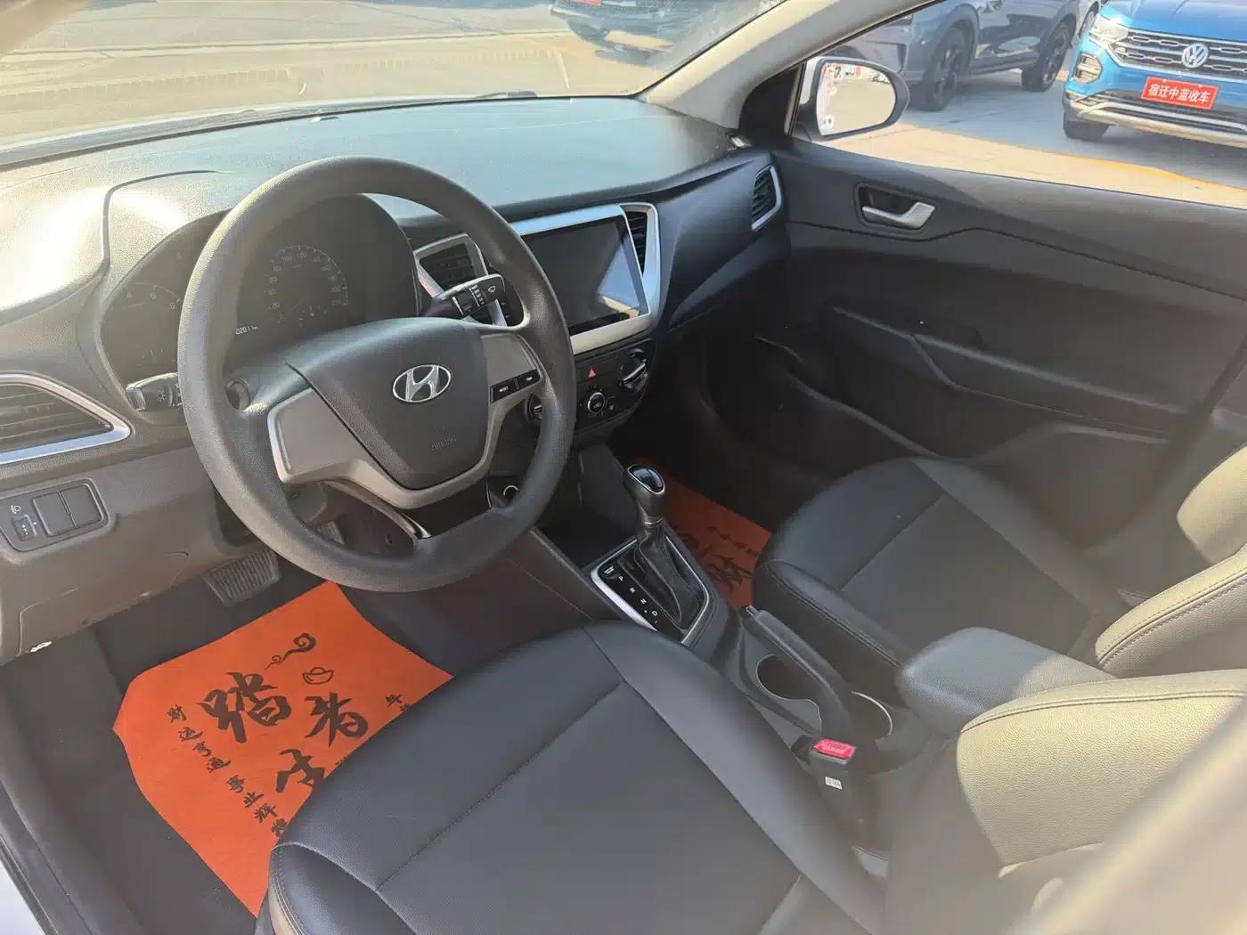 2016 Hyundai Verna 1.4L Automatic GLS (Cool Edition) — миниатюра 10