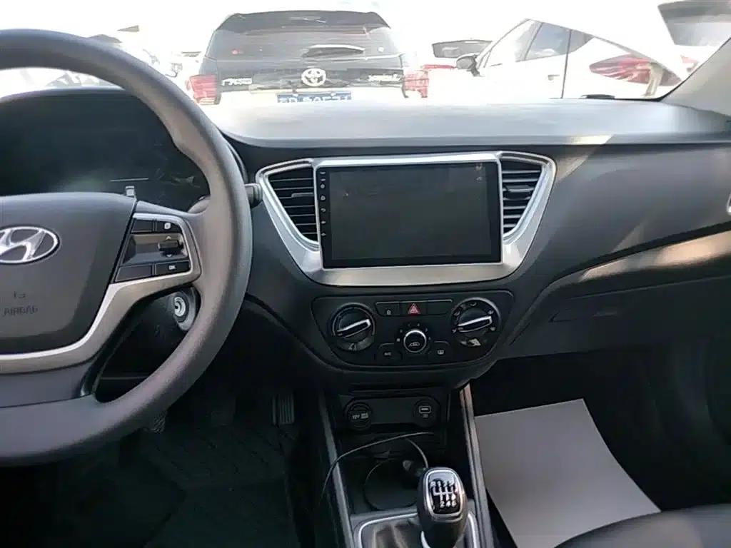 2020 Hyundai Verna 1.4L Manual GLS Cool Edition — миниатюра 13